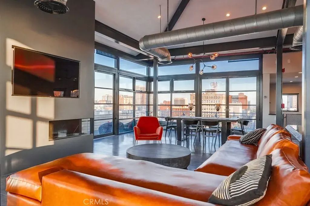 100 W 5th, Penthouse 9b, Long Beach