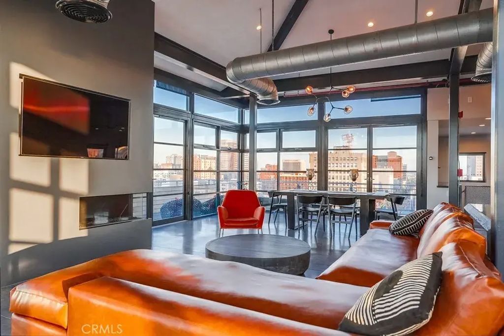 100 W 5th, Penthouse 9b, Long Beach