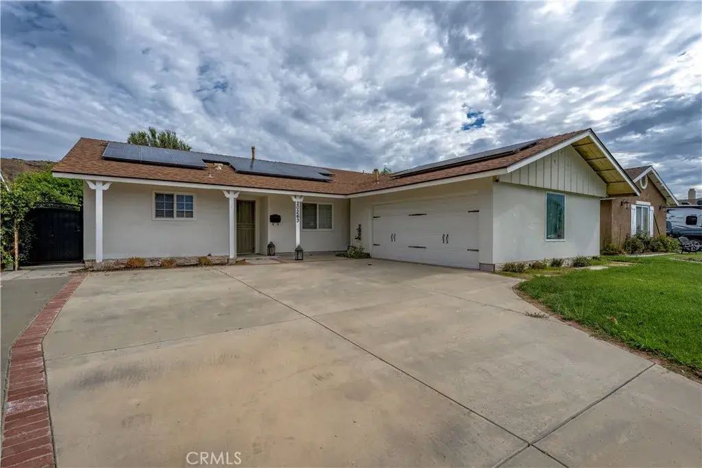 20263 Lakemore Drive, Canyon Country