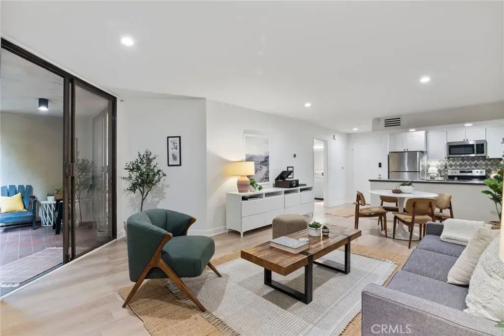 750 N Kings Road 111, West Hollywood
