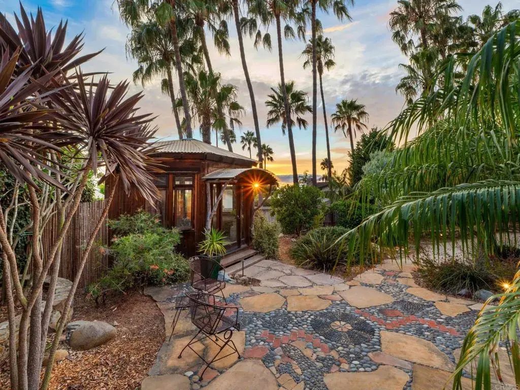 890 Passiflora Avenue, Encinitas