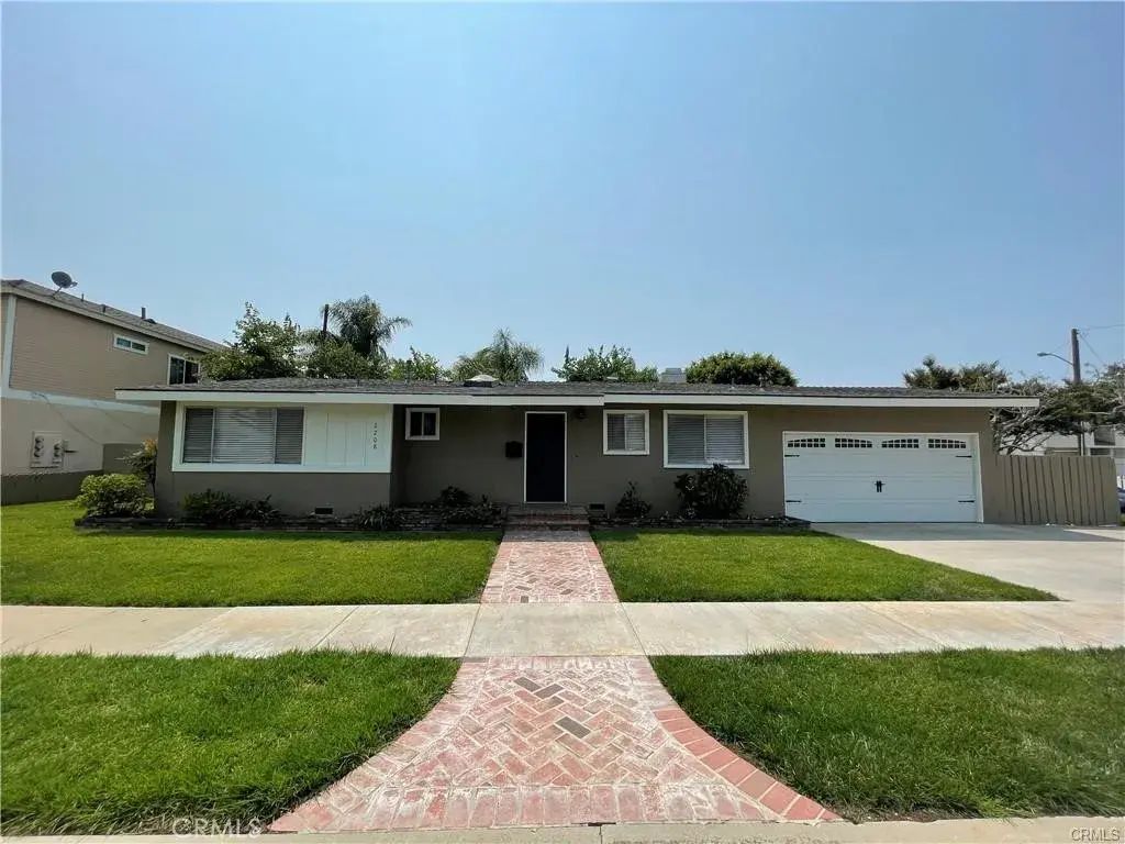 2208 Florida Street, Huntington Beach