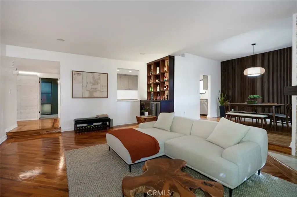 2307 Fox Hills 105, Los Angeles