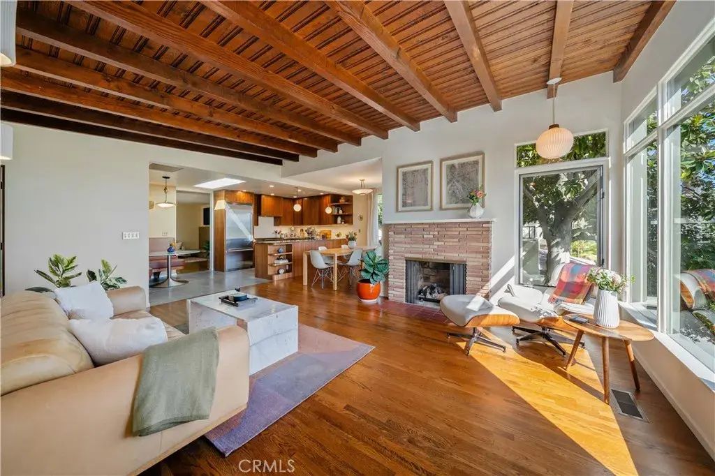 1011 W Mountain, Glendale