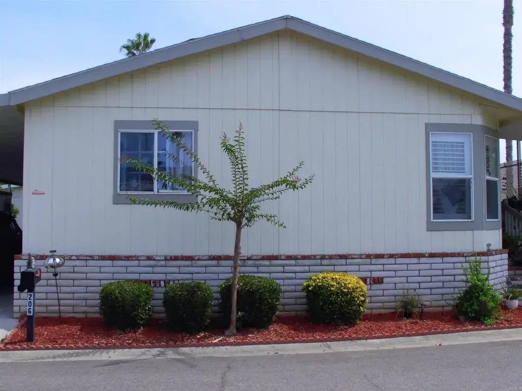 2300 E Valley 206, Escondido