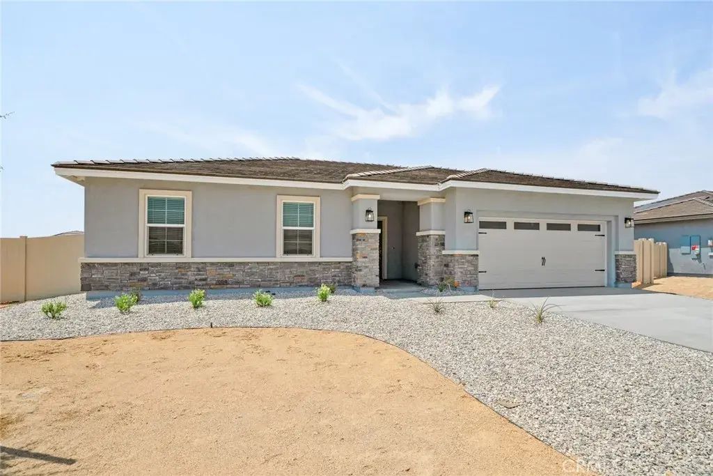 14842 Desert Lily Court, Apple Valley