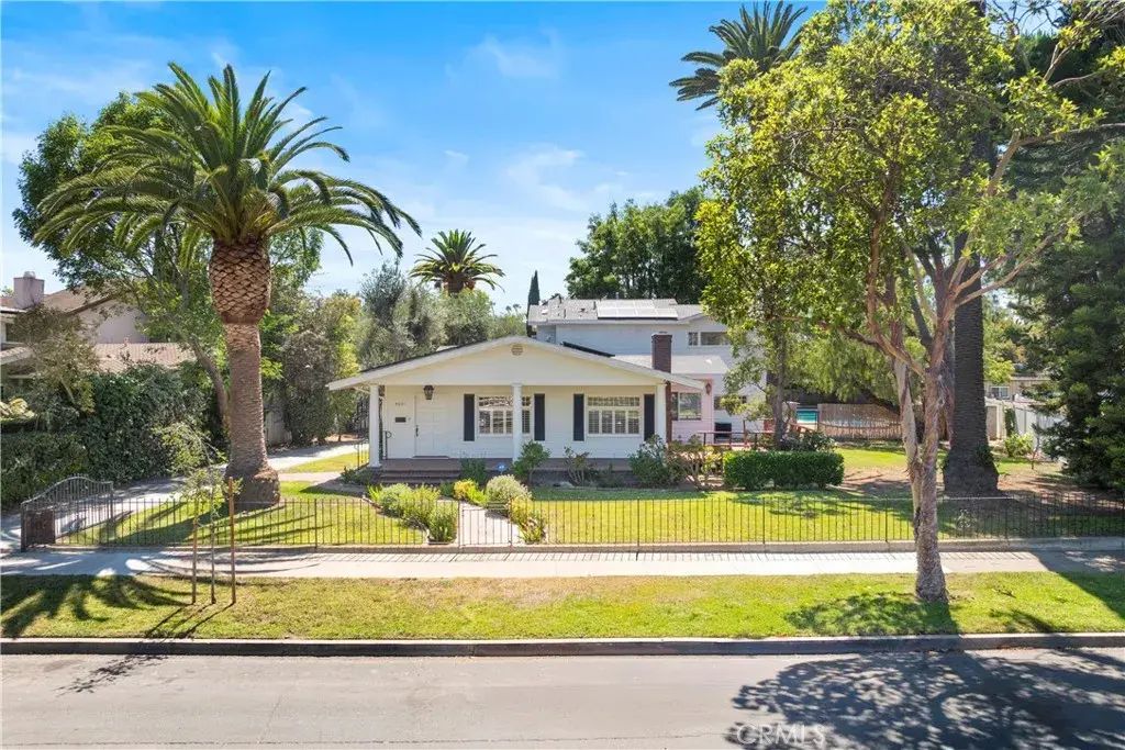 4031 N Virginia Road, Long Beach
