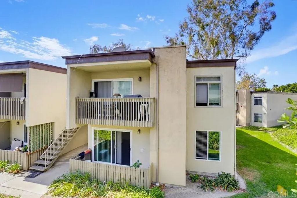 432 Edgehill Lane 156, Oceanside