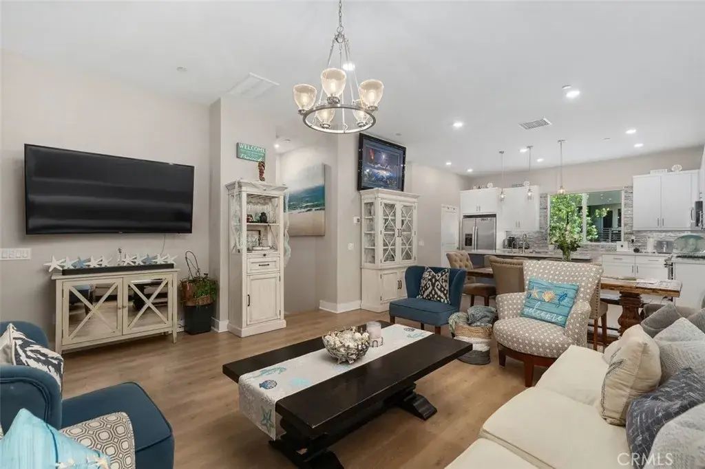 1642 W Saratoga Lane, San Pedro
