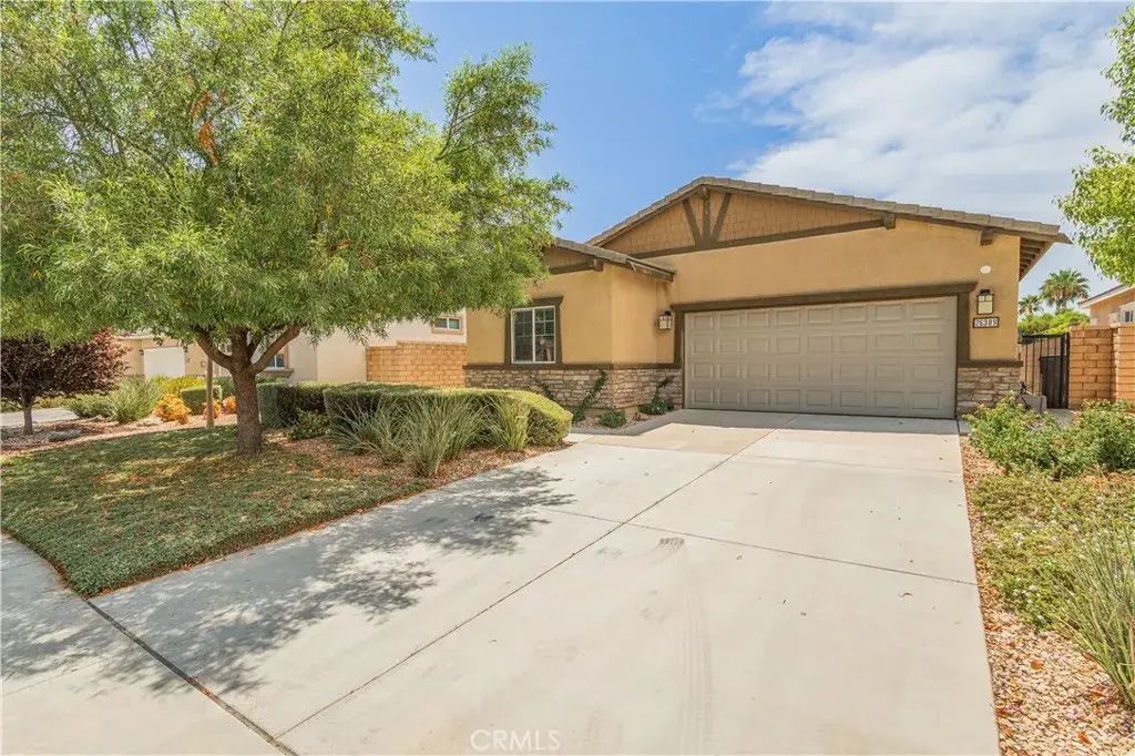 26389 Leos, Menifee