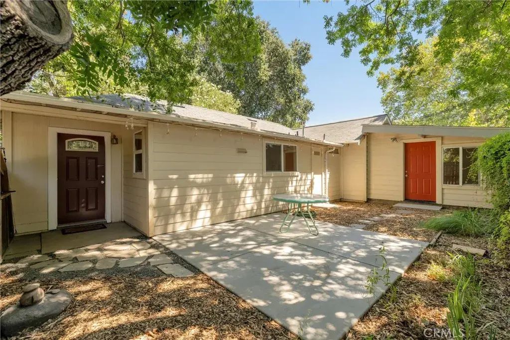 2050 Laburnum, Chico