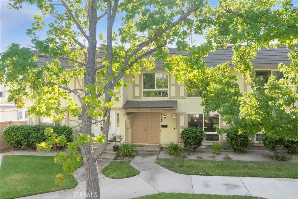 4272 Paseo De Oro, Cypress