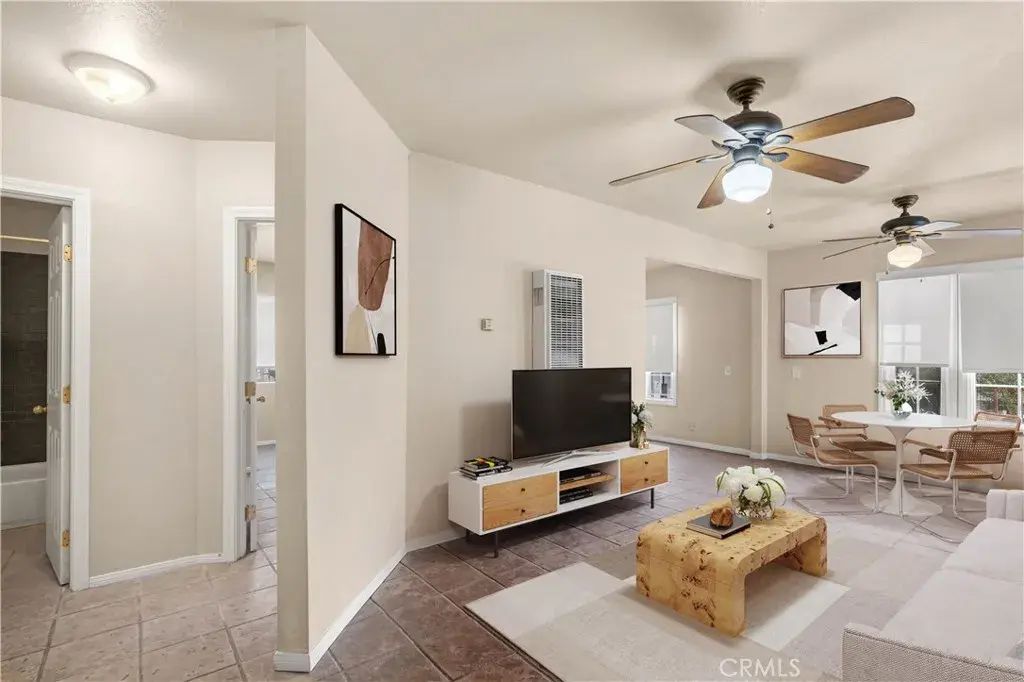 7319 S Normandie, Los Angeles