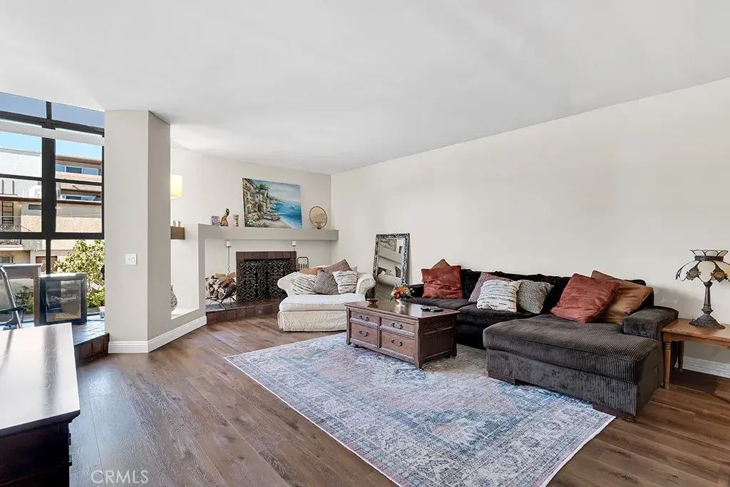 5230 Bellingham 7, Valley Village