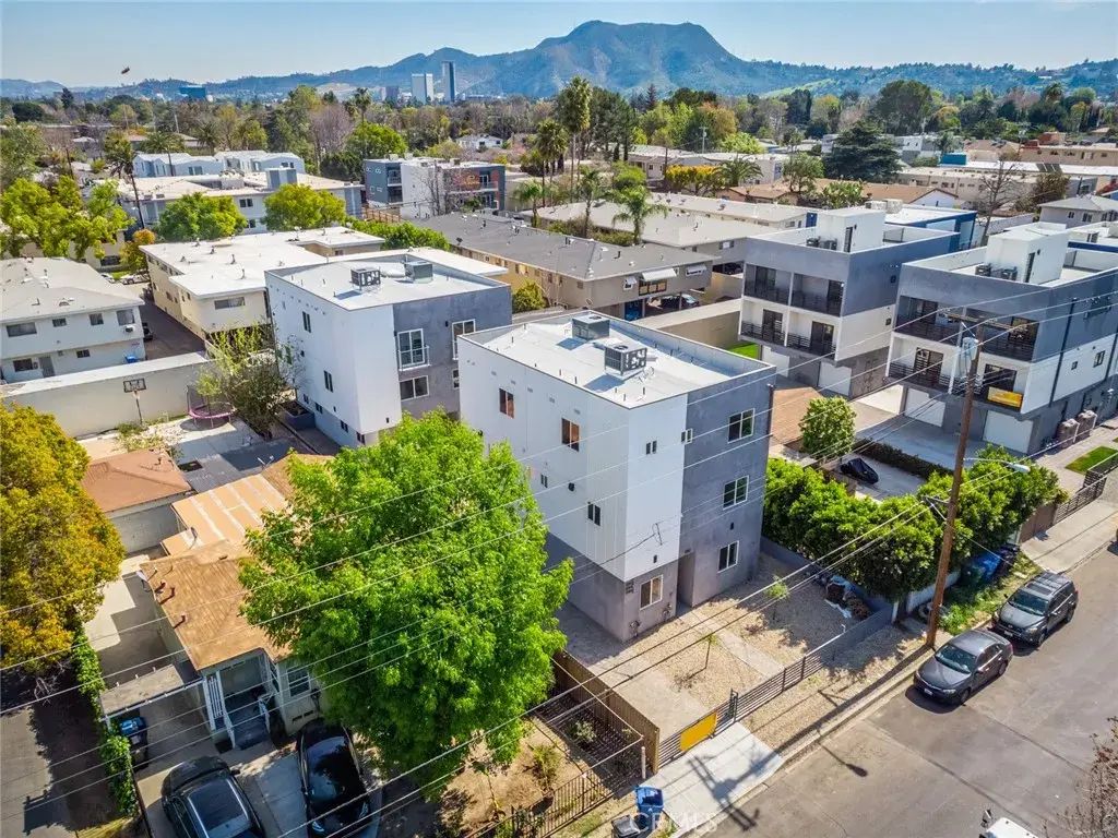 5148 Riverton 5144, North Hollywood