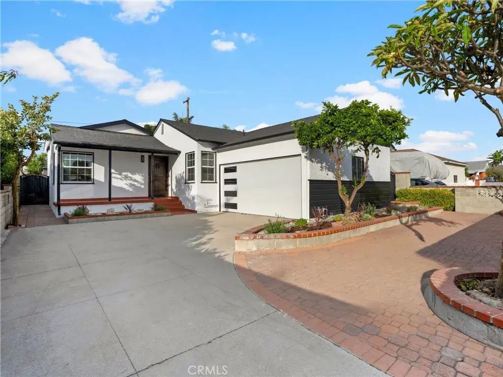 5216 Mesmer, Los Angeles