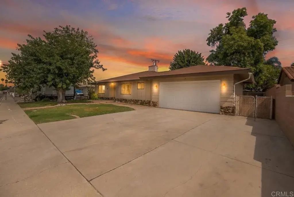 626 E Wright Street, Hemet