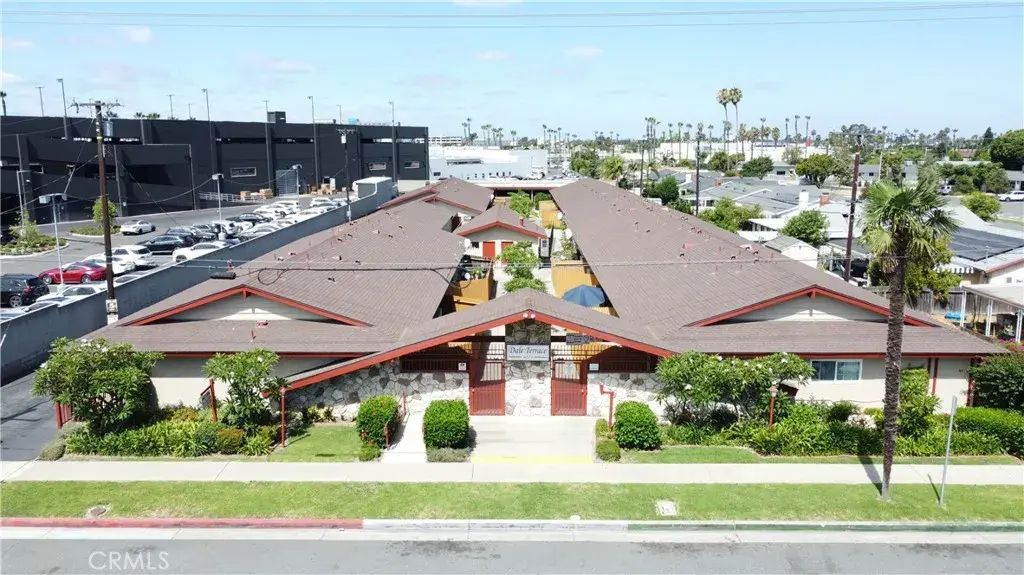 6851 Dale, Buena Park