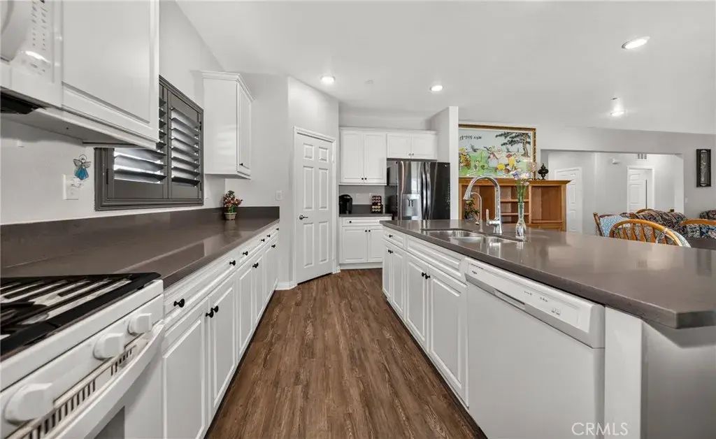 28611 Yarow, Moreno Valley