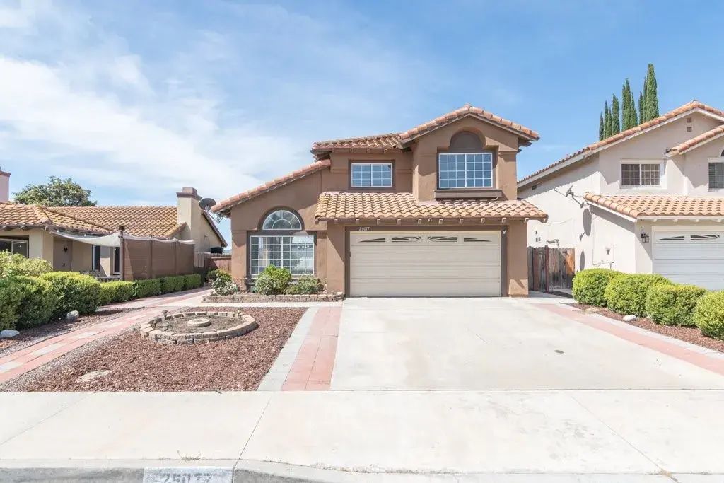25077 Via Las Lomas, Murrieta