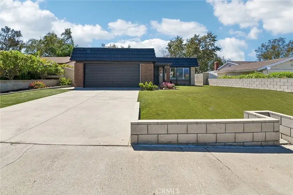 25141 Madeira, Laguna Hills