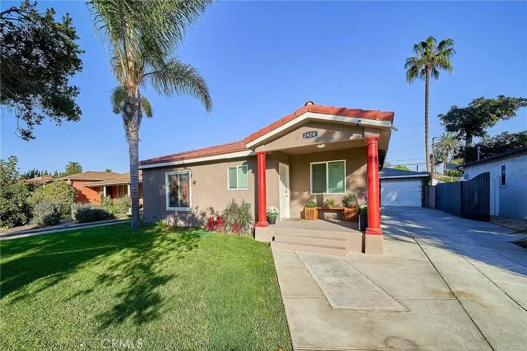 2420 Maine, Long Beach