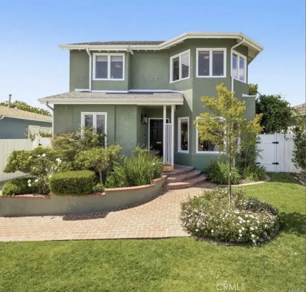 8005 Gonzaga, Los Angeles