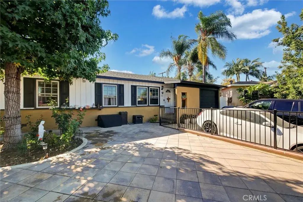 227 Oak Place, Brea