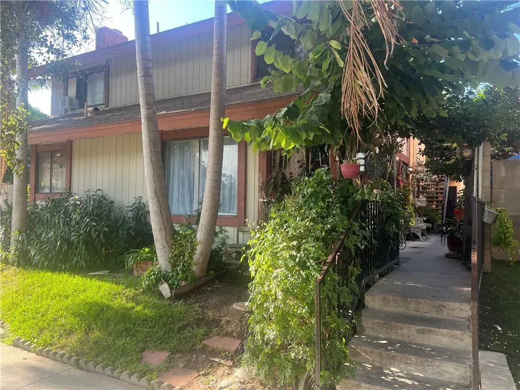 701 E Chestnut, Santa Ana