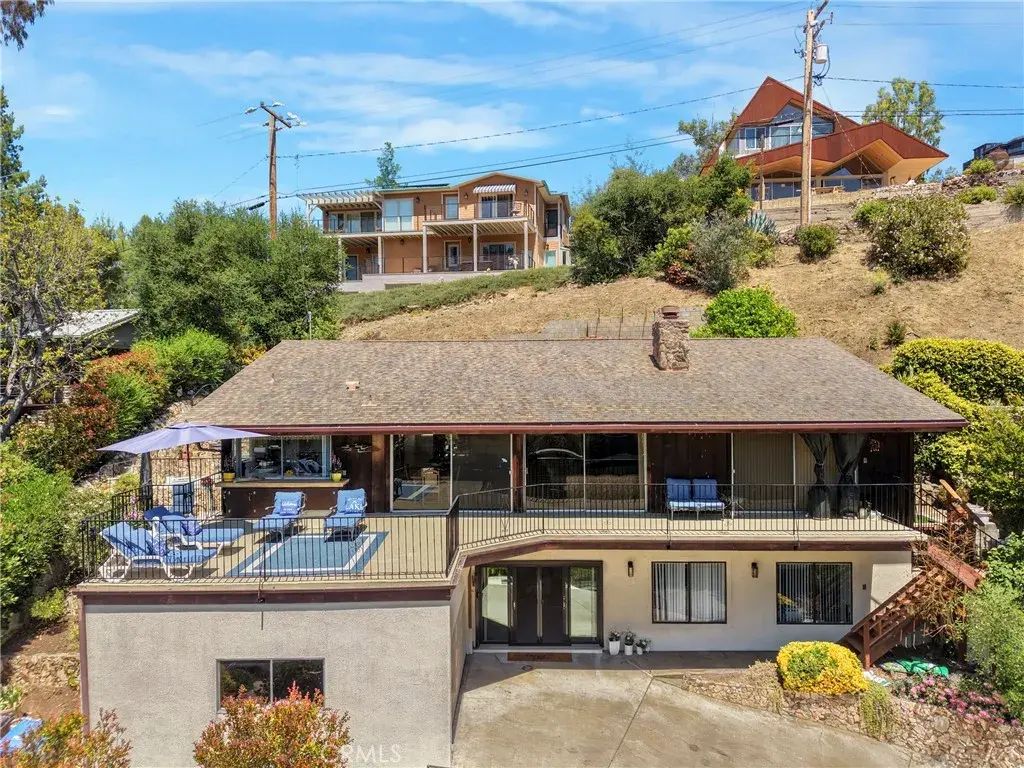 2232 East Lakeshore Drive, Agoura Hills