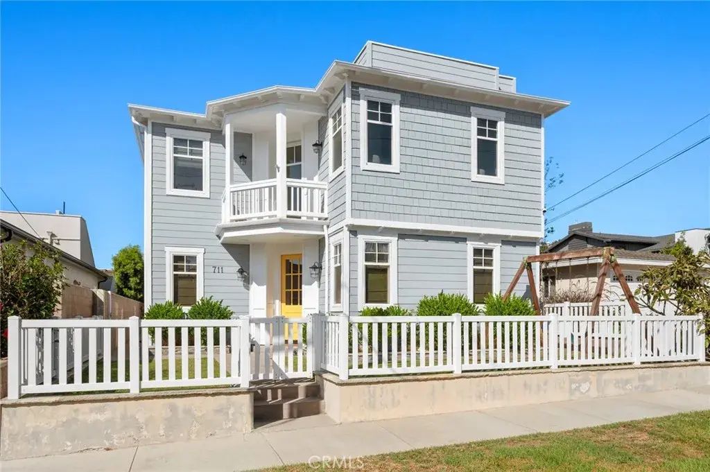 711 30th, Hermosa Beach