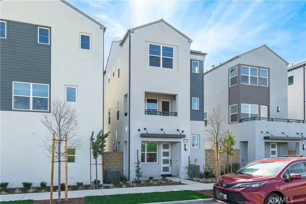 2472 E Stanley Paseo, Ontario