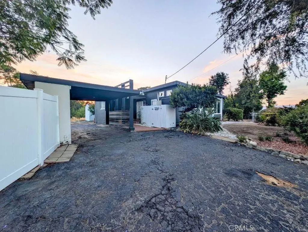 31390 Mesa, Redlands