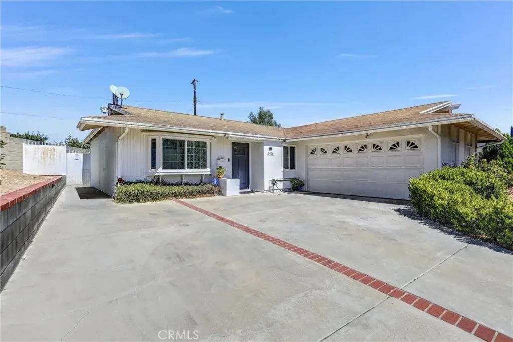 3426 S Hedgerow, West Covina