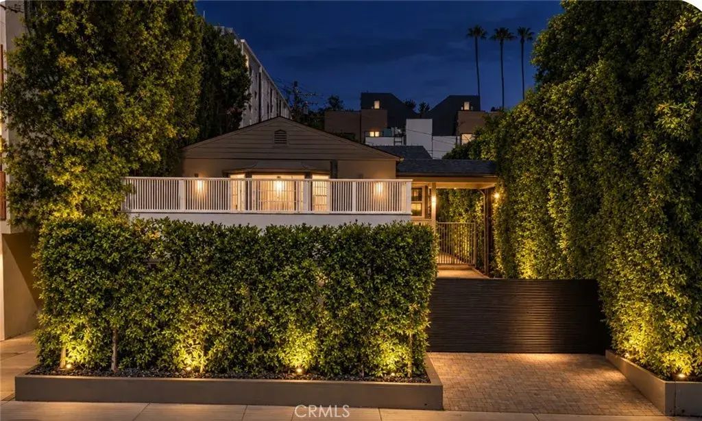 8963 Cynthia, West Hollywood