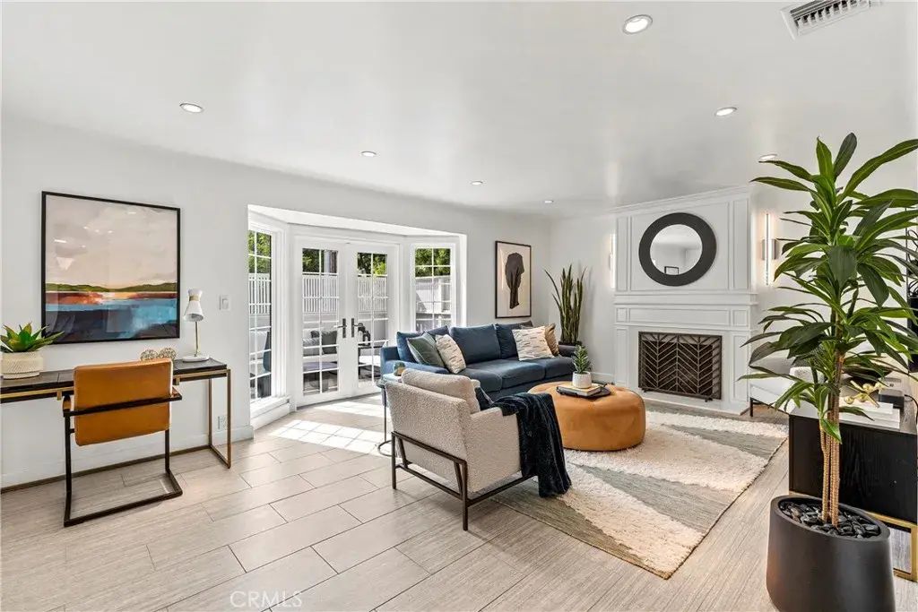 8963 Cynthia, West Hollywood