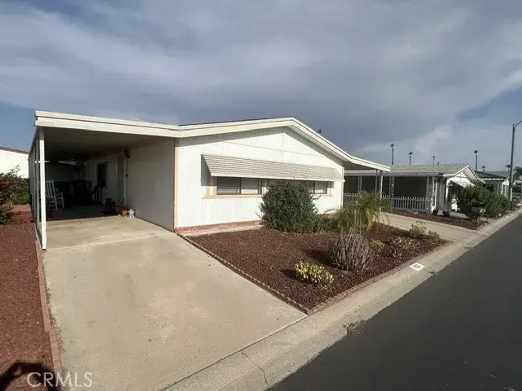601 N Kirby 452, Hemet