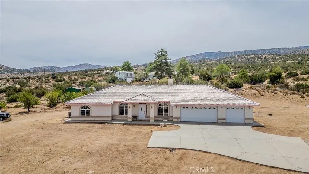 8767 Silver Rock, Pinon Hills