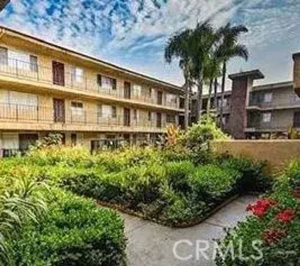 8505 Columbus Avenue 111, North Hills