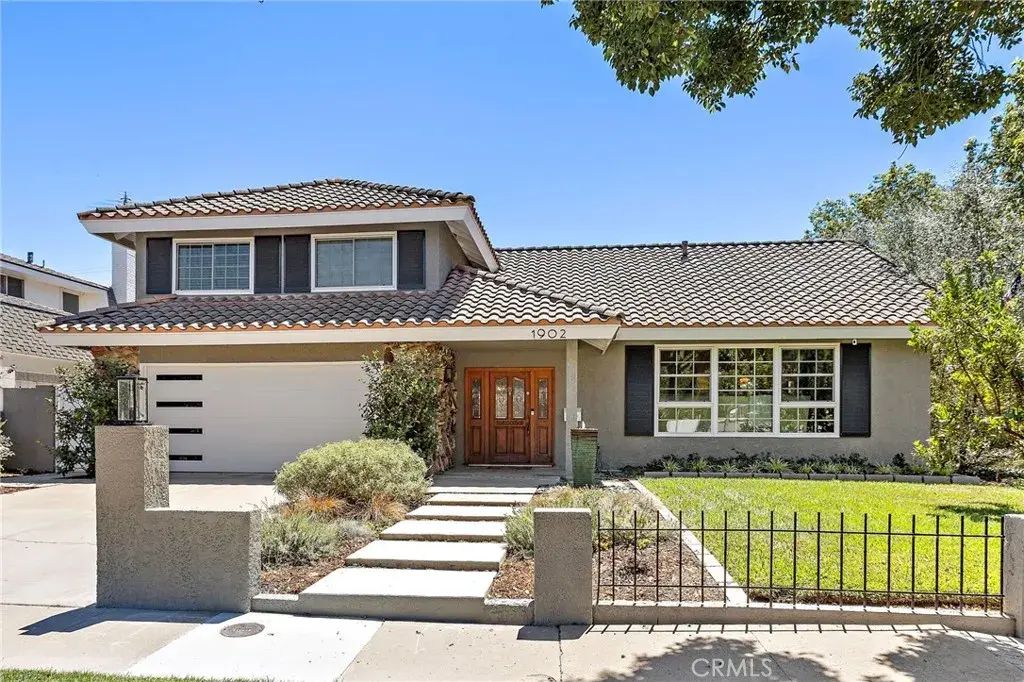 1902 E Avalon, Santa Ana