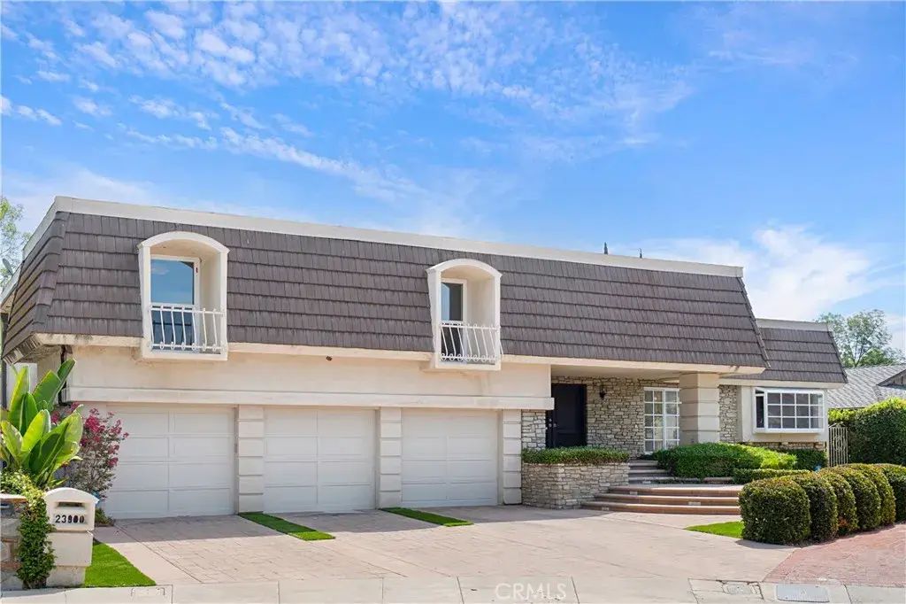 23900 Berdon Street, Woodland Hills