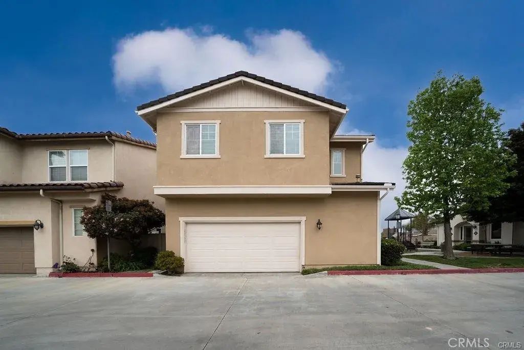 22532 Venice, Carson