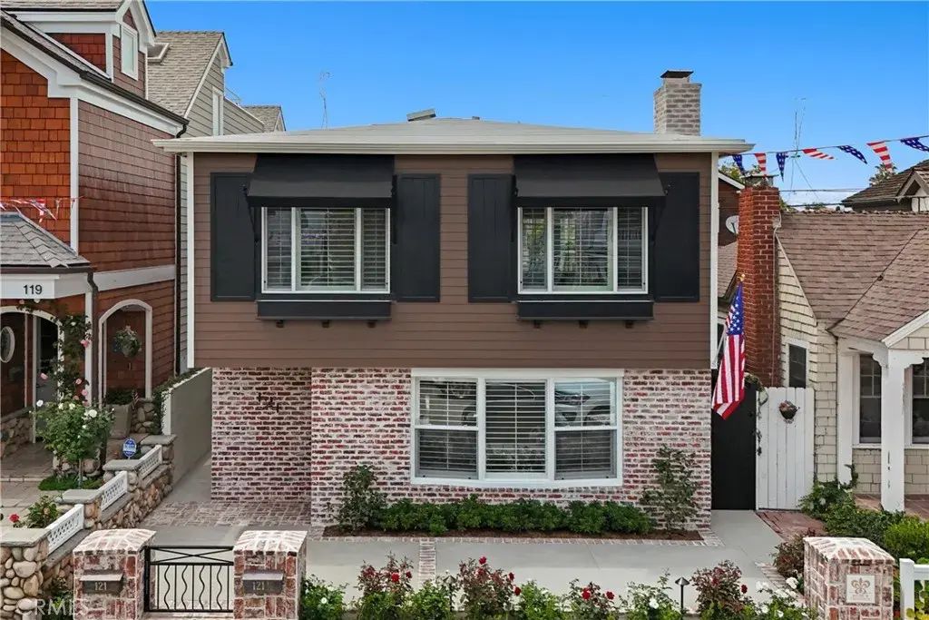 121 Topaz Ave, Newport Beach