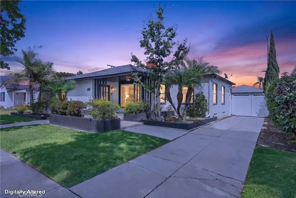 3934 N Marshall Way North, Long Beach