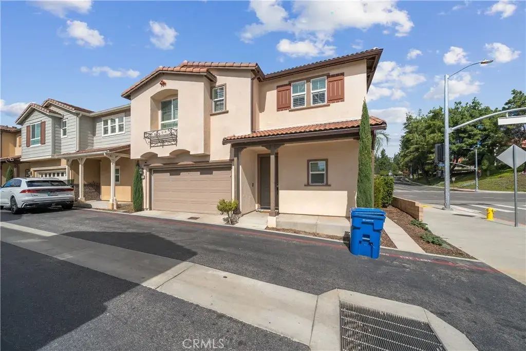 23201 W Canterbury, West Hills