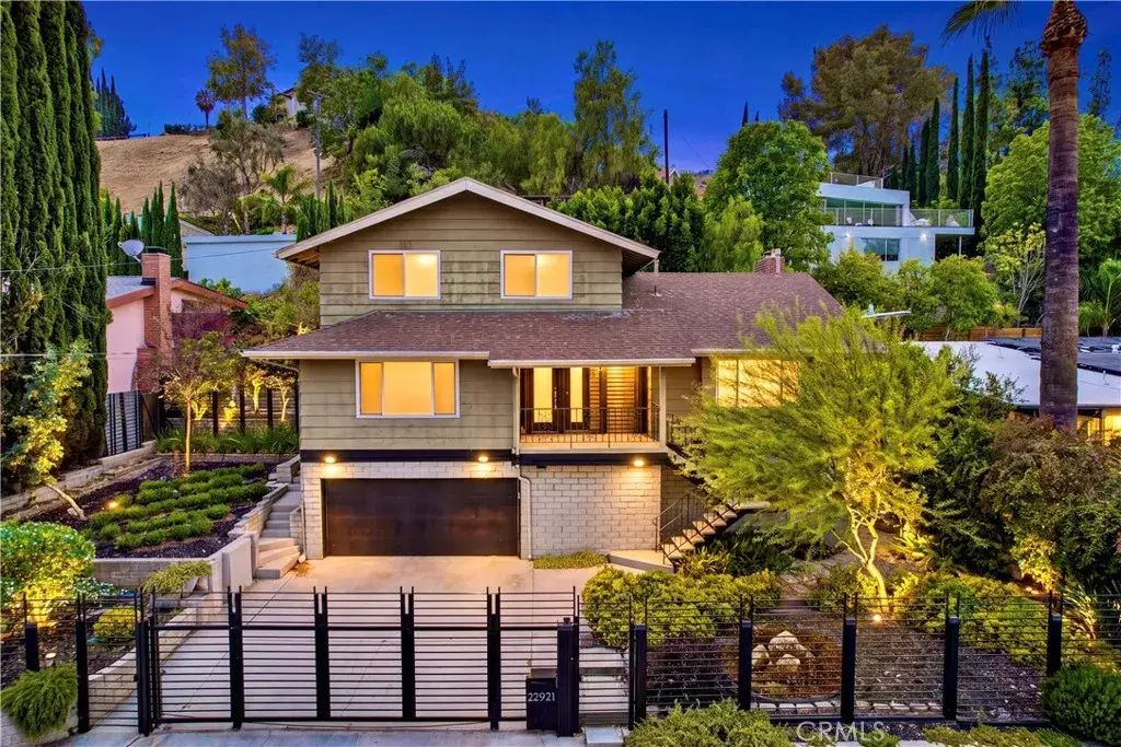 22921 Cass Avenue, Woodland Hills