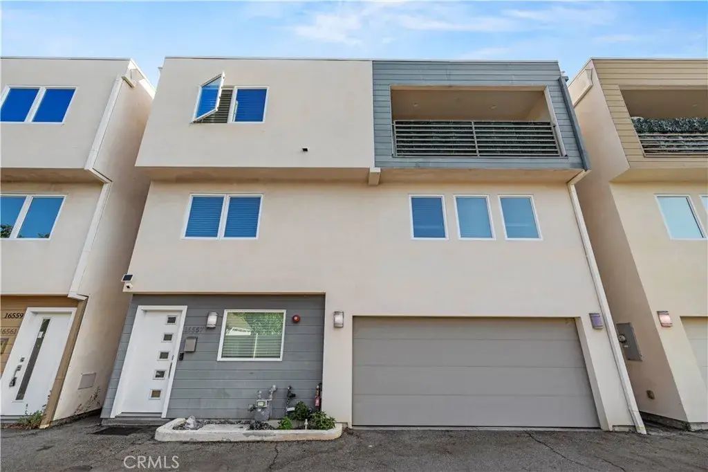 16557 Vine Terrace, Van Nuys