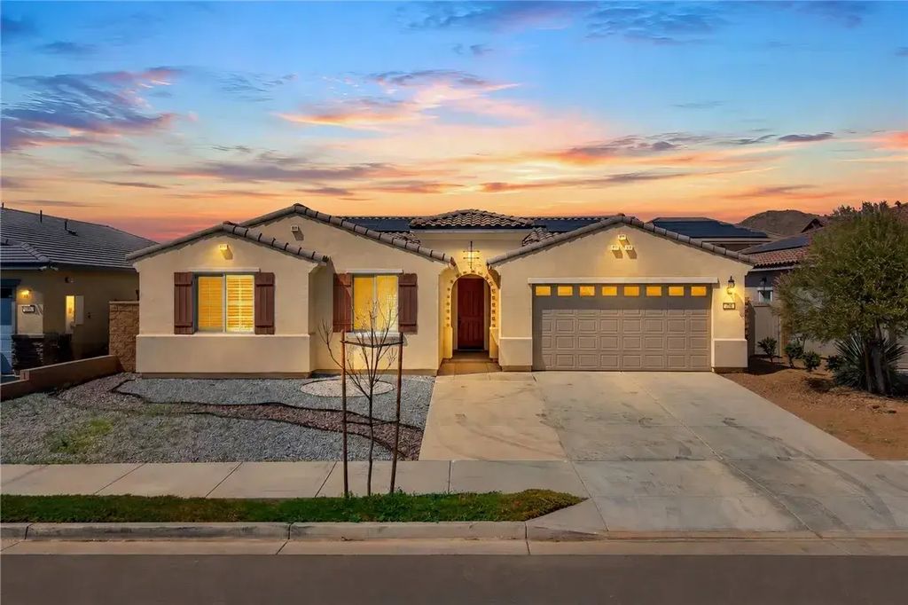 786 Green Court, Perris