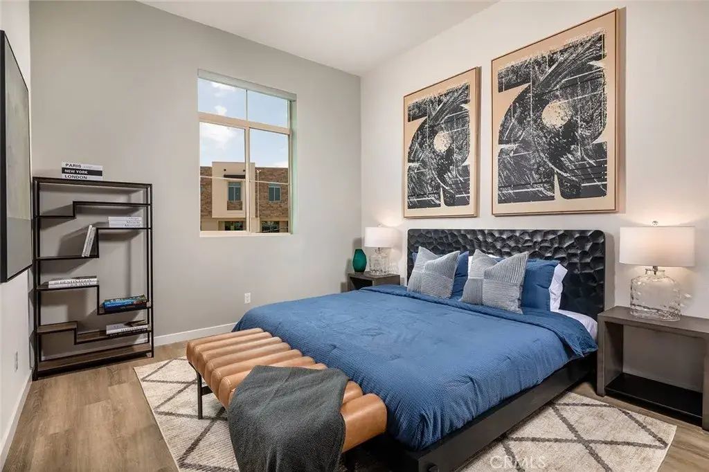1587 W Vista Way, San Pedro