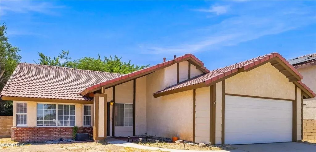 1510 E Avenue J12, Lancaster